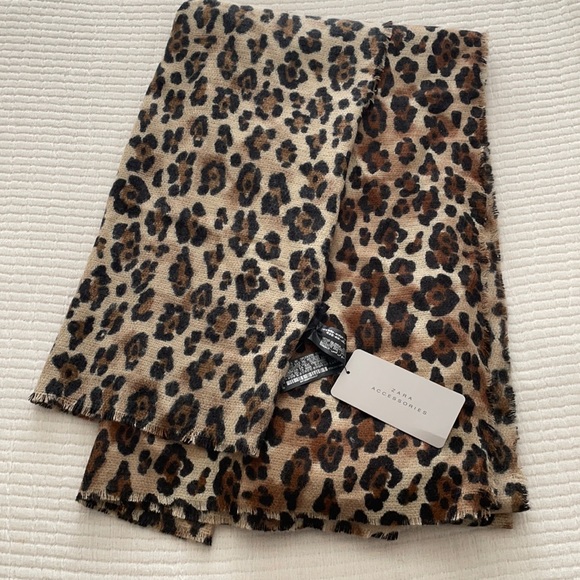 Zara Accessories - Zara Leopard Scarf NEW